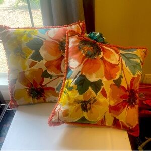 Pair of Pretty Flowered Throw Pillows